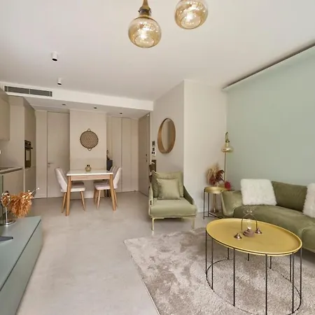 Ξενοδοχείο Bright Modern Duplex 1bd W Terrace & Garden! #72 4*