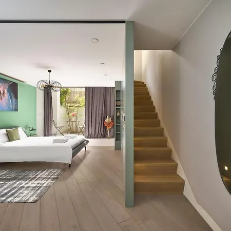 Bright Modern Duplex 1bd W Terrace & Garden! #72 Istanbul
